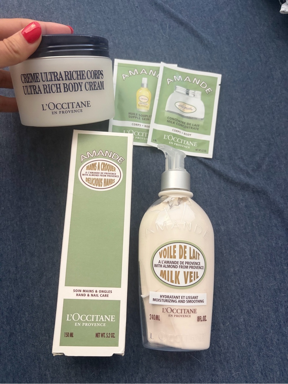 L'OCCITANE Amande Milk Veil Moisturizing Body Lotion / hand and body cream